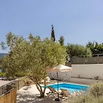 Villa Isalos By Vintage Travel